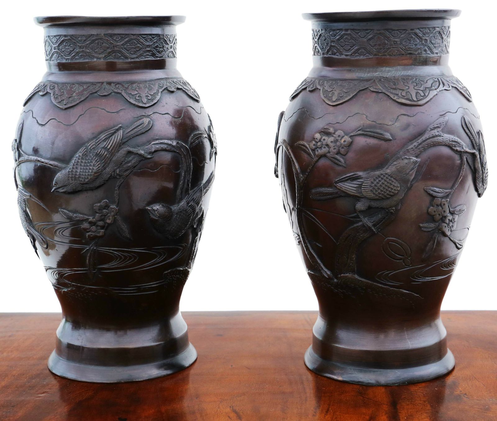 Antique Large Pair Of Fine Quality Japanese Bronze Vases 19th Century Meiji Period photo for sale