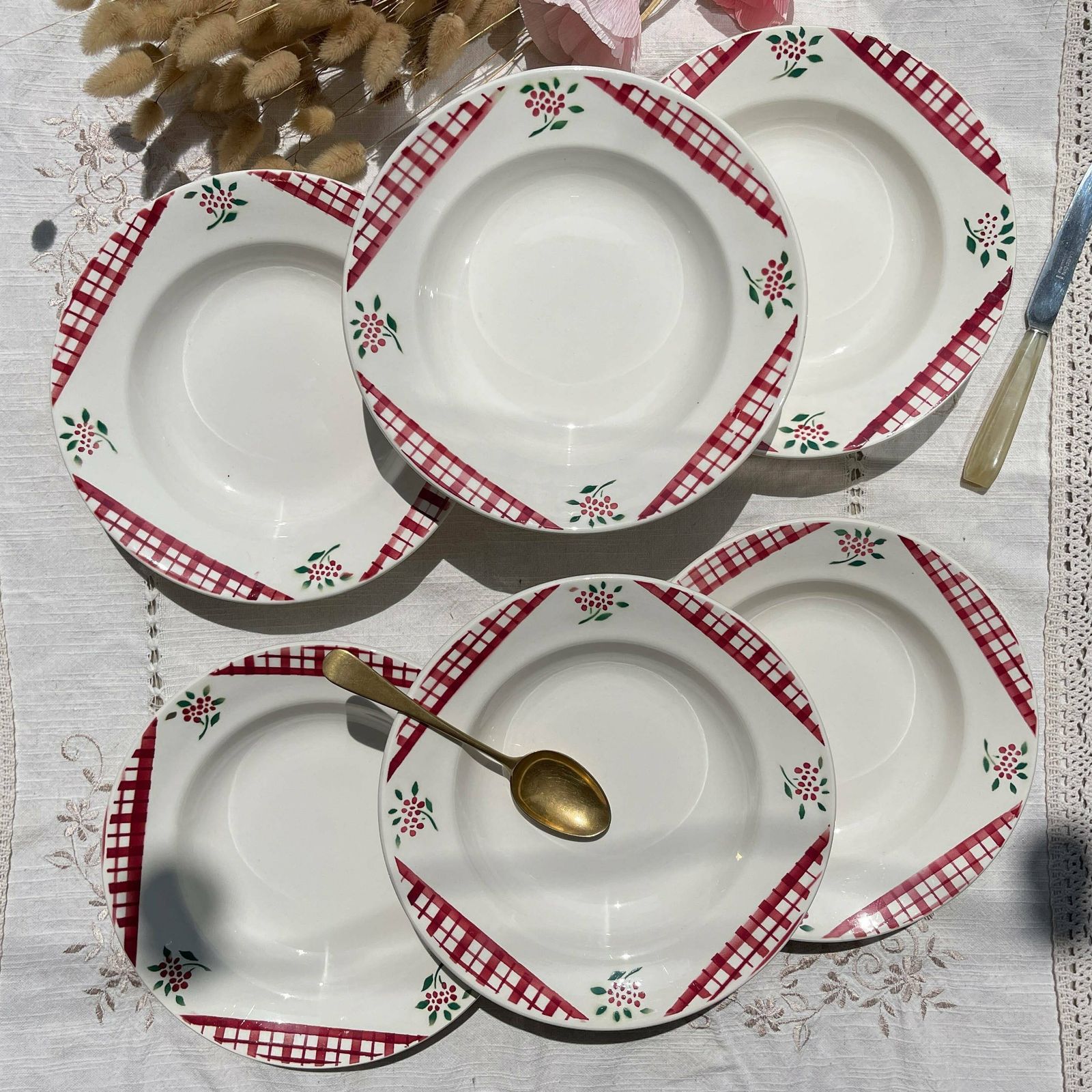 6 Hollow Plates Digoin Sarreguemines Model Niger Floral Pattern And Red/White Tiles   French Opaque Porcelain   Red Plate