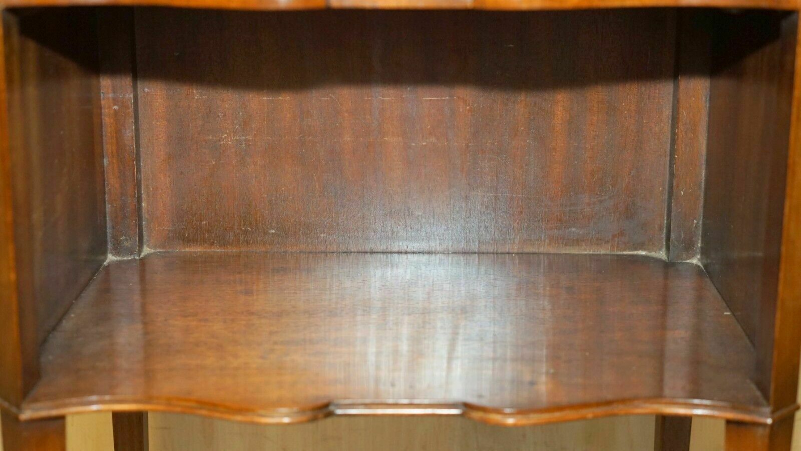 photo furniture Pair Of Antique Restored Serpentine Fronted Flamed Mahogany Side End Lamp Tables