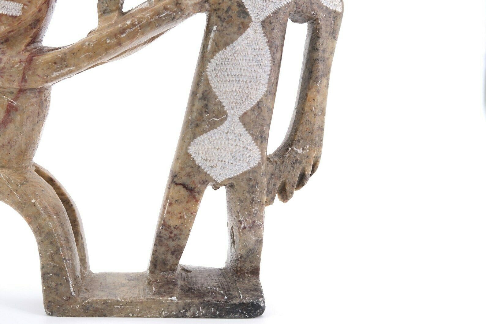 Marokkaans Gebeeldhouwd Stenen Beeld: Familie, Jaren 1970 / Boho Chic, Folk, Marokko, Sculptuur, Kunst photo for sale