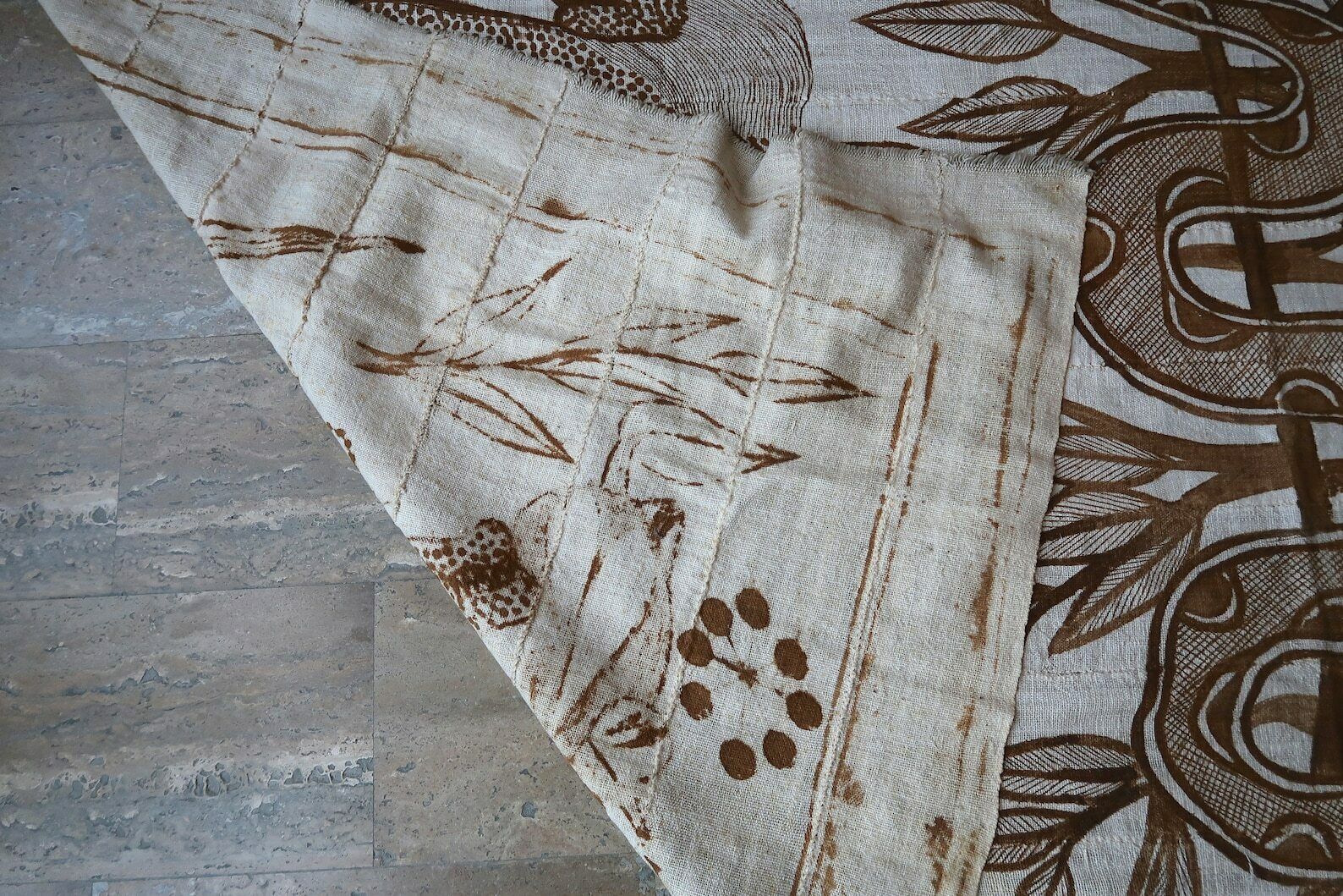 Grande tapisserie africaine de Fakaha, années 1980, Côte d'Ivoire, peinture, art, animal, lion, serpent, Boho Chic, Folk, Tribal photo buy