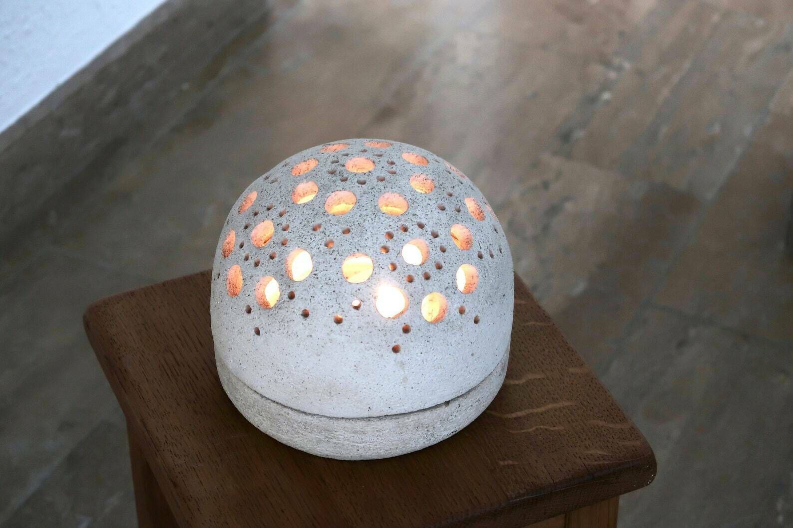 photo for sale French Ceramic Dome For Candles, Années 60 / Sculpture, Tealight Photophore White Ceramics