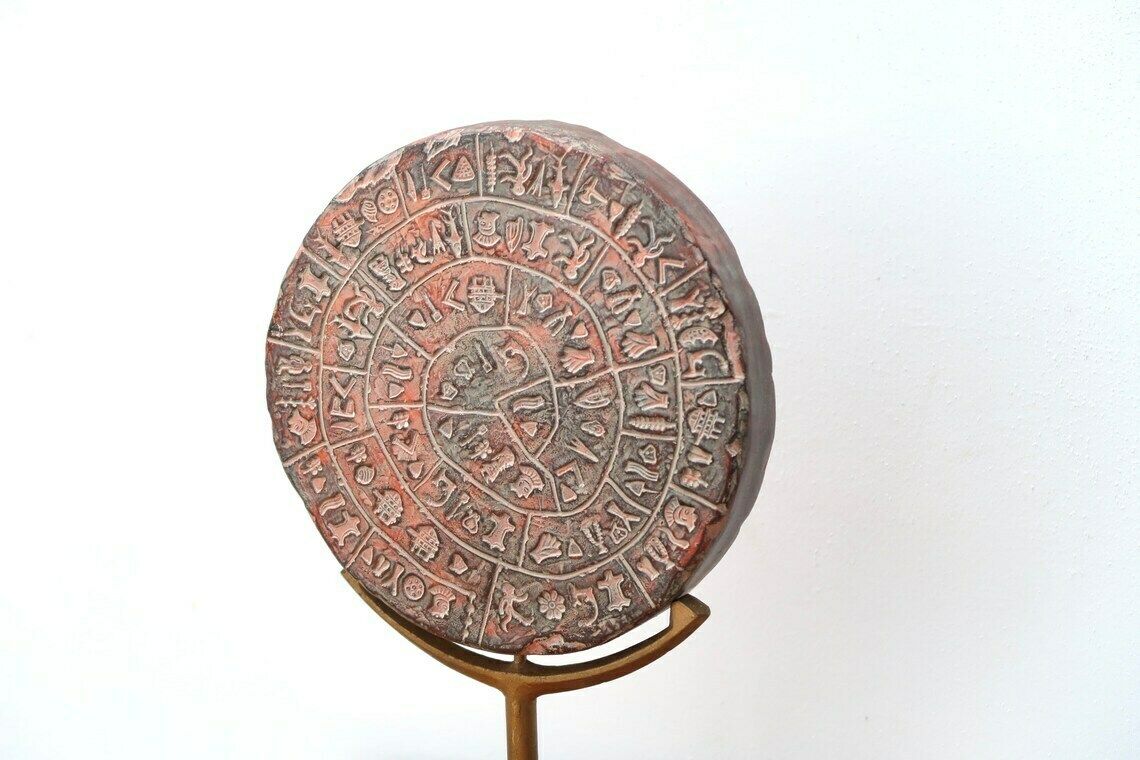 Gipsen Griekse Sculptuur, Phaistos Schijf, Jaren 1970 / Vintage, Beeld, Boho Chic, Folk, Bohemian, Esoterisch Mystiek photo Kunst