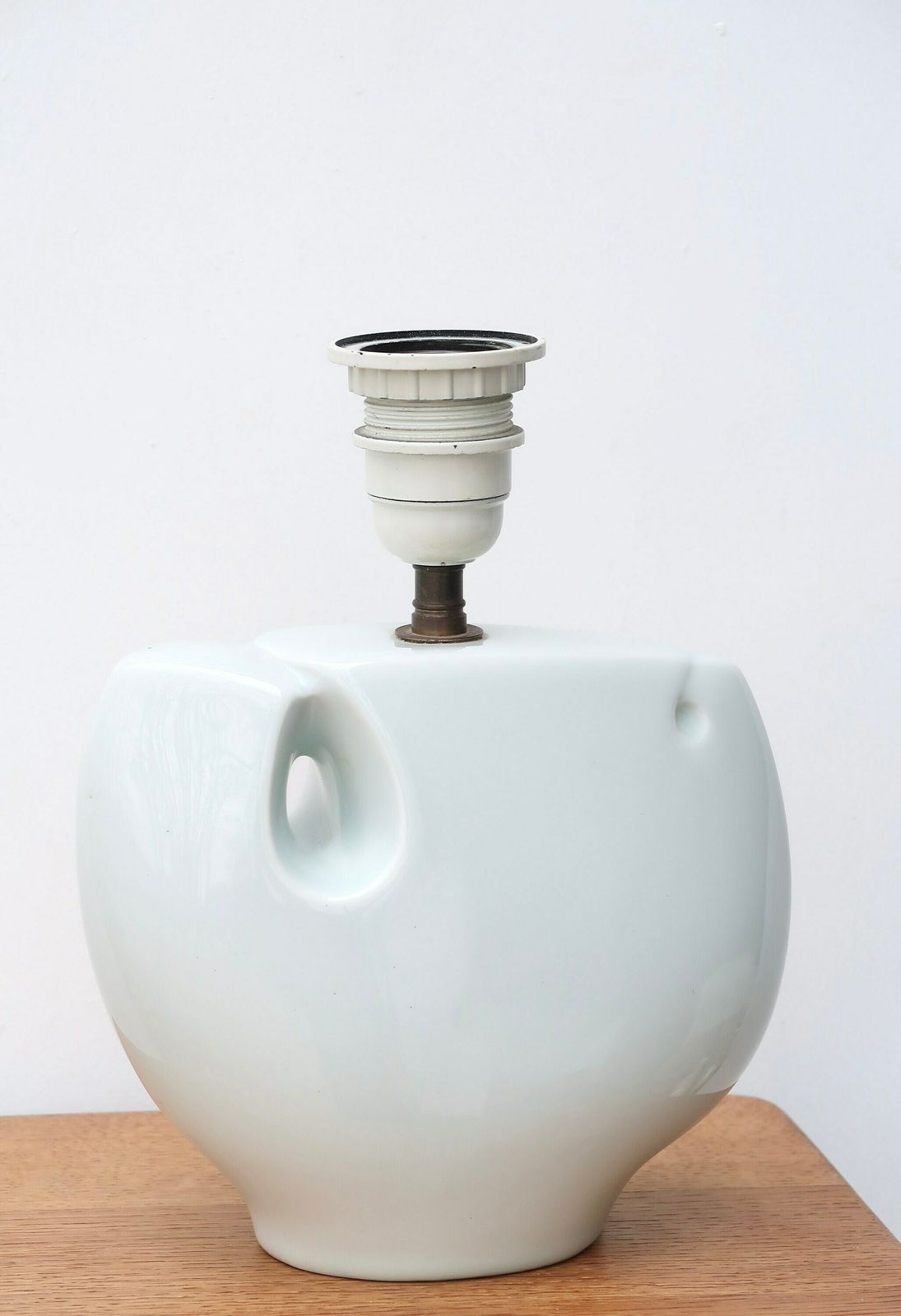 French White Porcelain Abstract Table Lampe By Virebent, 1970s / Ceramic, Sculpture, Abstract, Style Georges Jouve photo furniture