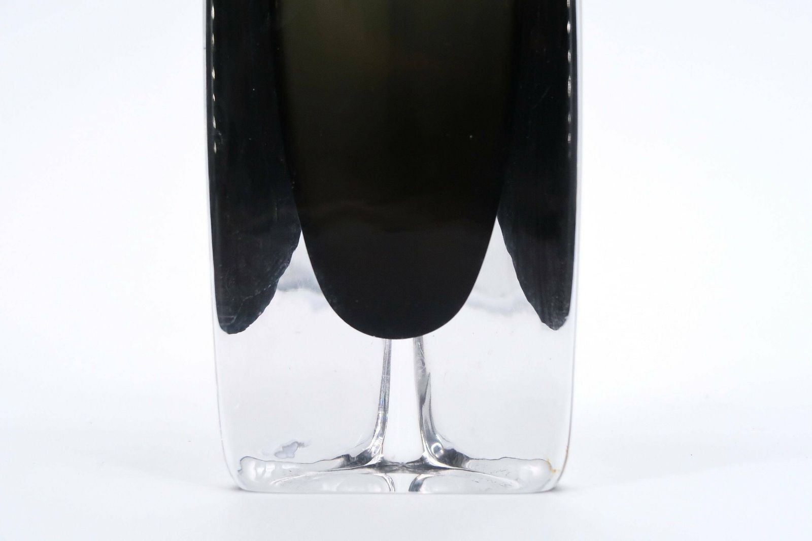 Zweedse Sommerso Glazen Vaas In Zwart Glas Door Nils Landberg Voor Orrefors, Jaren 1970 / Scandinavische Kunst En Design photo for sale