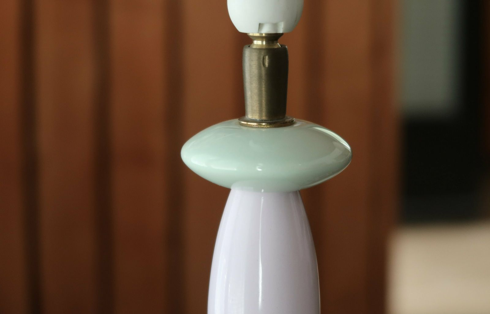 Lampe de table colonne en céramique, années 1990 / Pastel, Totem, Rose pâle, Violet, Vert, Chambre d'enfant, Couleurs scandinaves photo vinterior