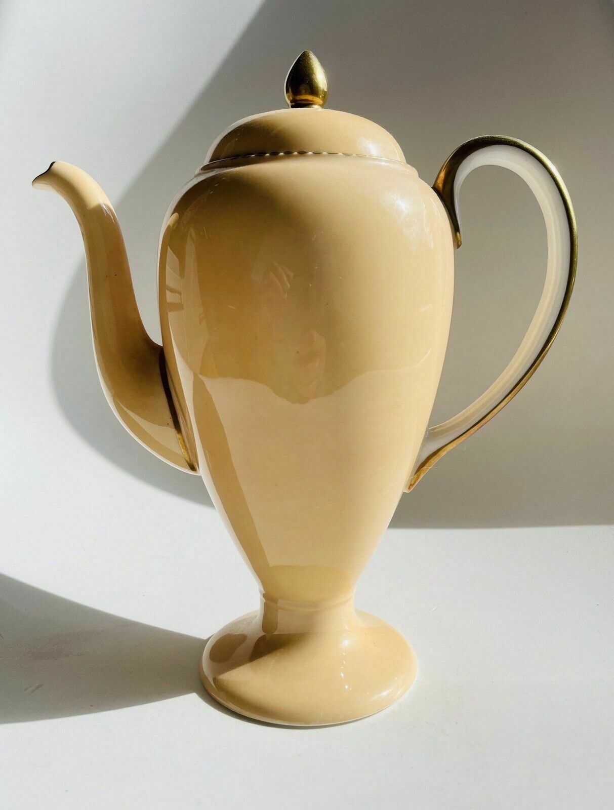 Elegant Wedgwood Coffee Pot In Pattern 5155 1920's Rare