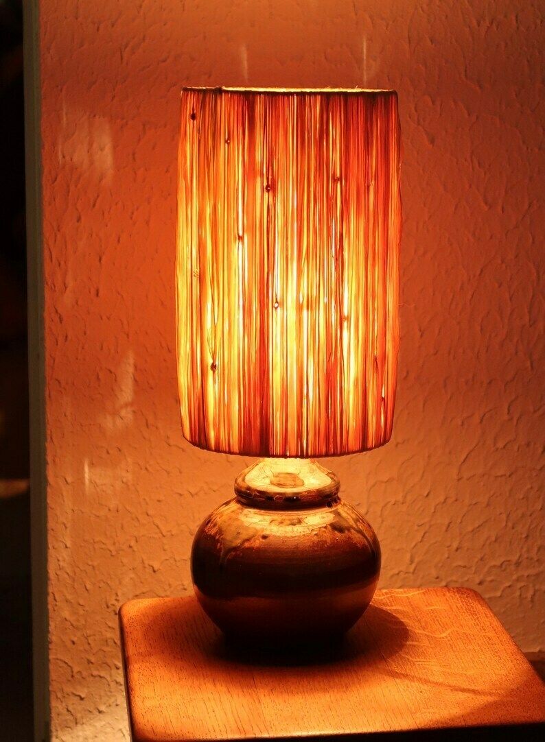 Lampe de table française en céramique marron et verte photo for sale