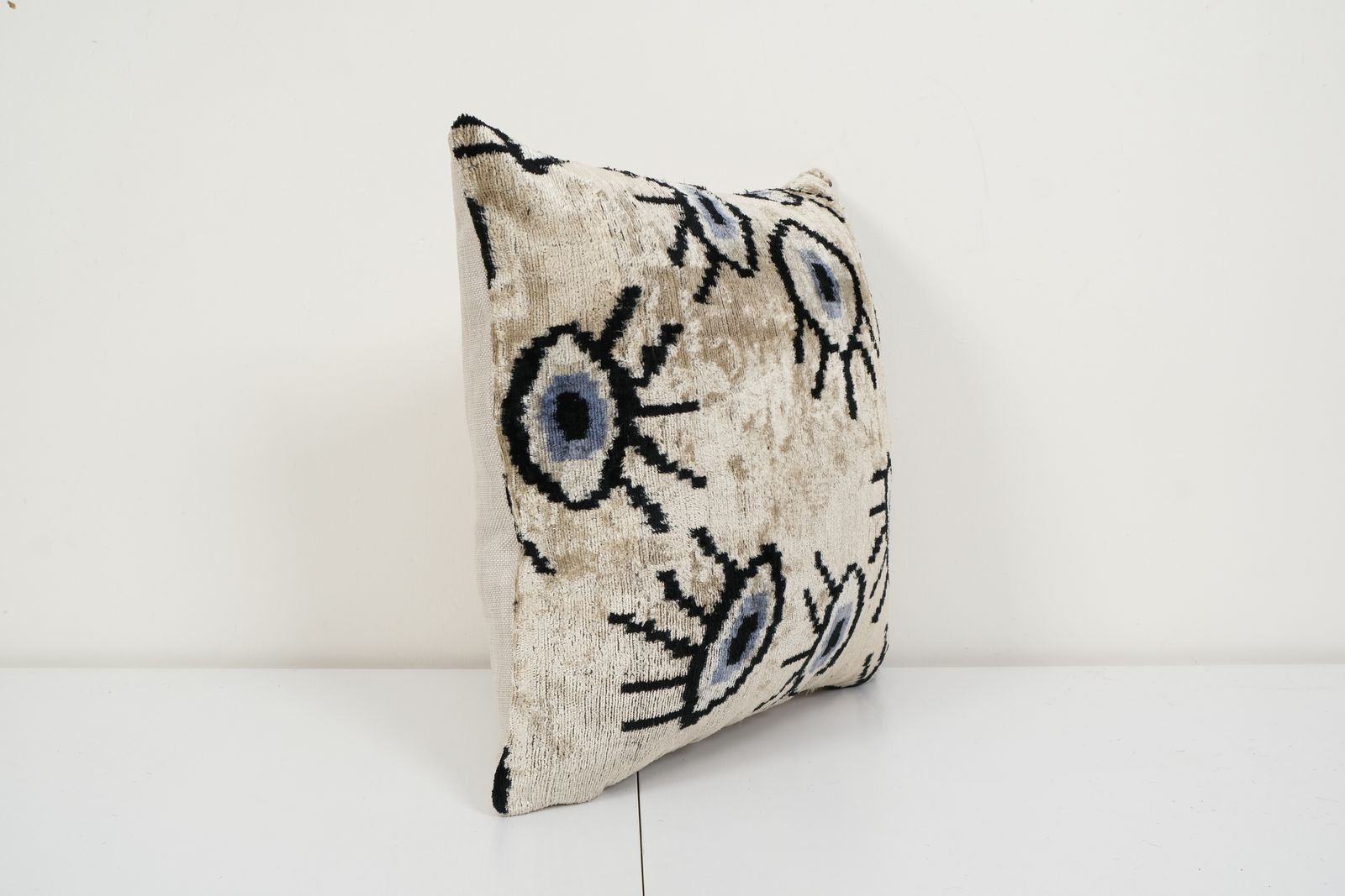 16" X 16" Ikat Eye Lumbar Pillow Cover   Silk Ikat Velvet Pillowcase   Uzbek Natural Color Cushion photo Textiles
