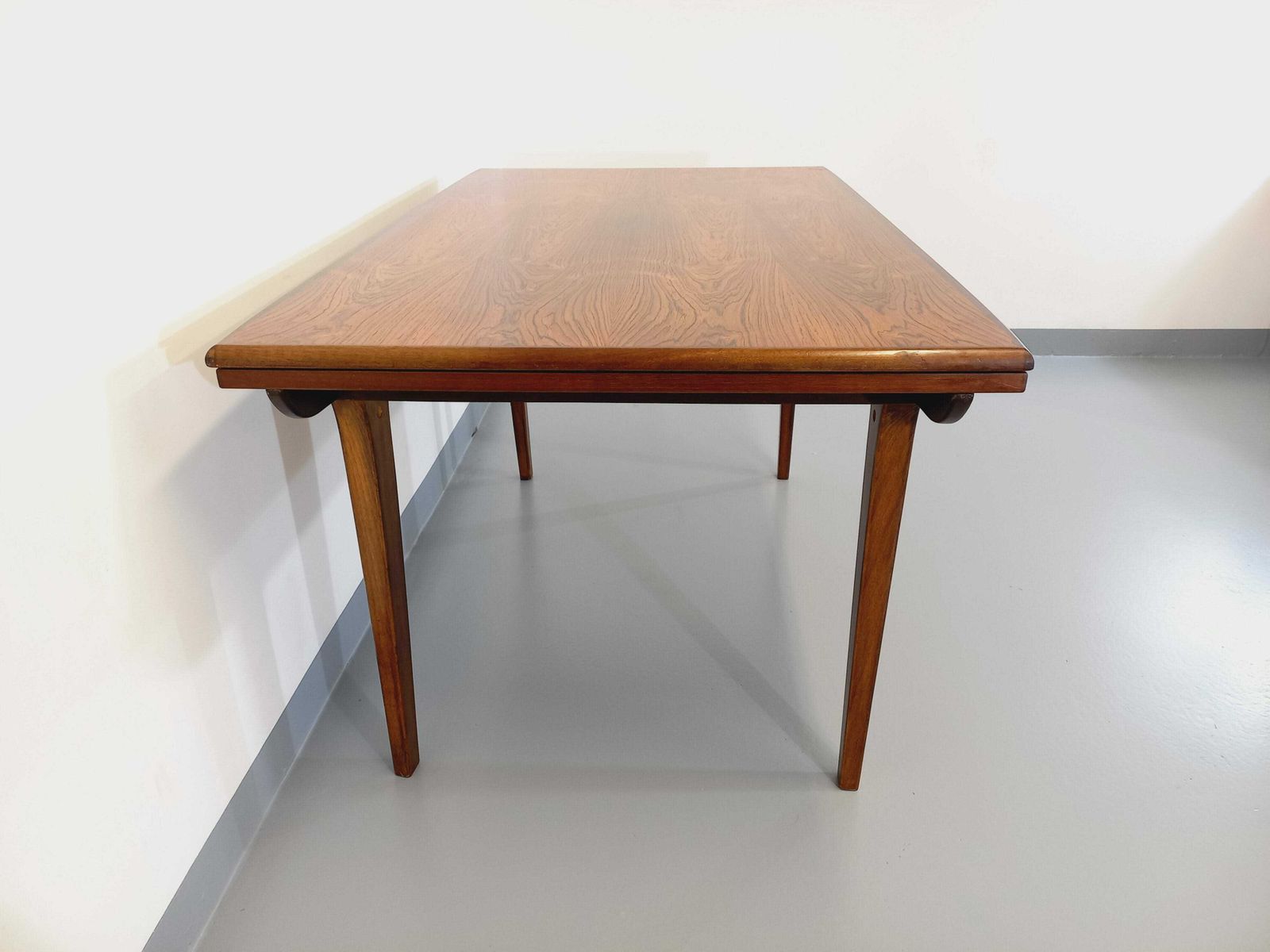Table rectangulaire scandinave en palissandre photo for sale