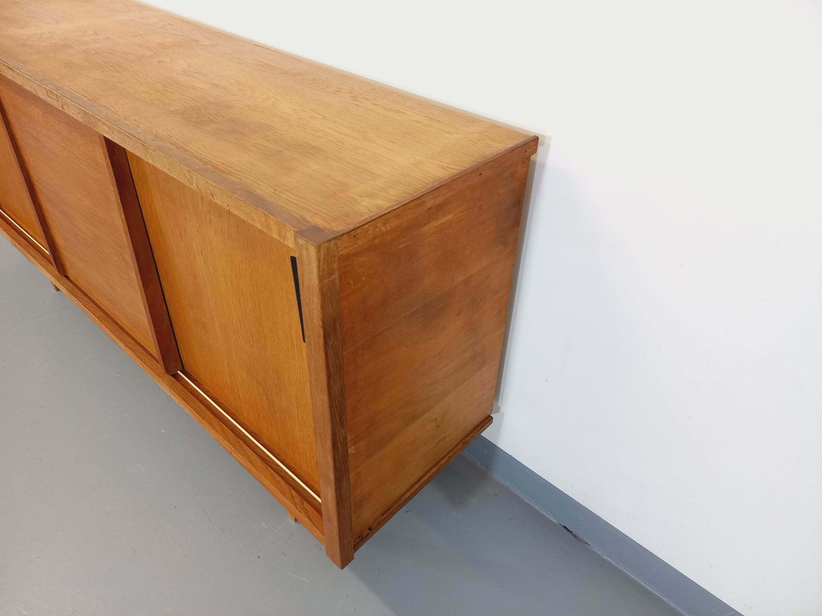 Buffet en chêne, années 1960, moderniste photo vinterior