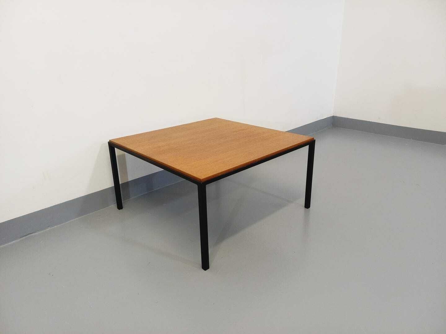photo for sale Table basse moderniste carrée en teck et métal