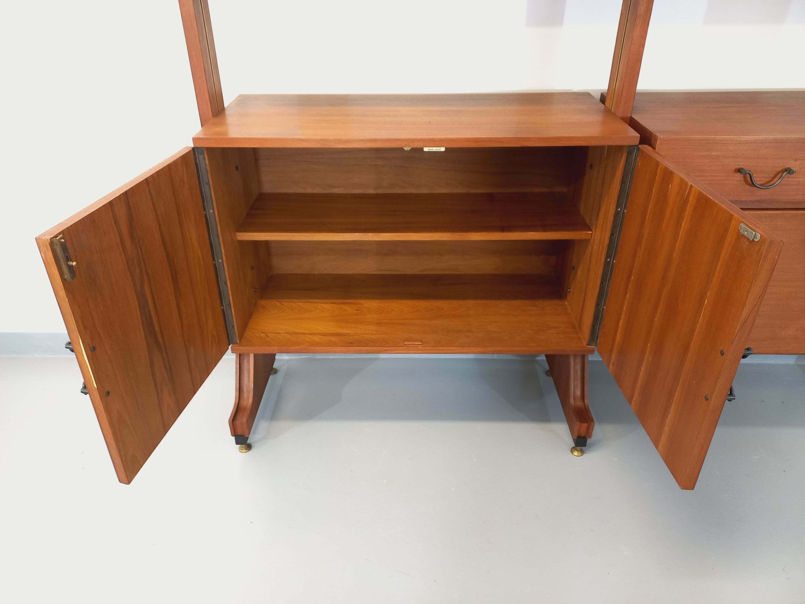 photo buy Bibliothèque scandinave en teck, années 1960