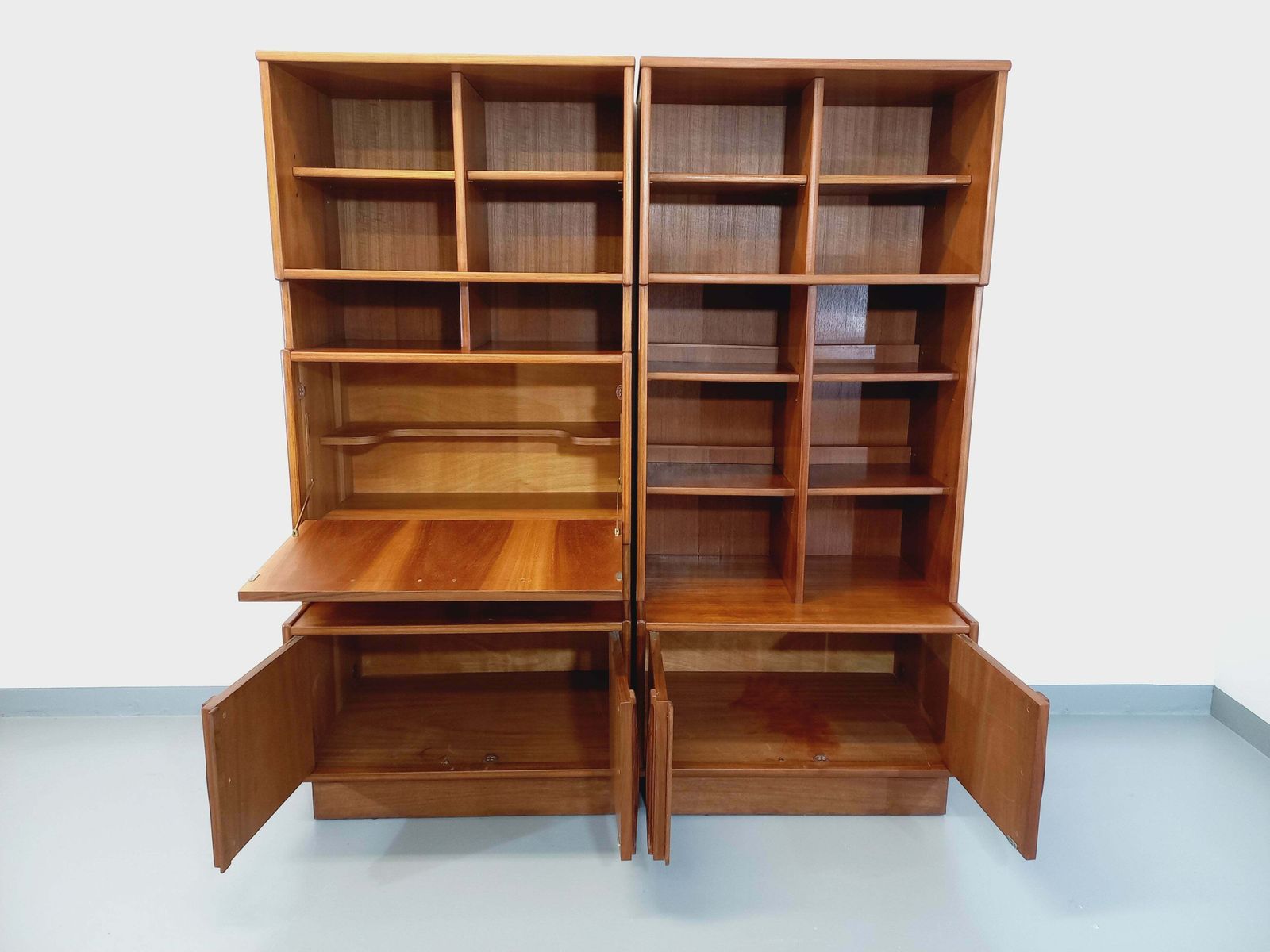 photo vinterior Bibliothèque scandinave en teck, années 1960