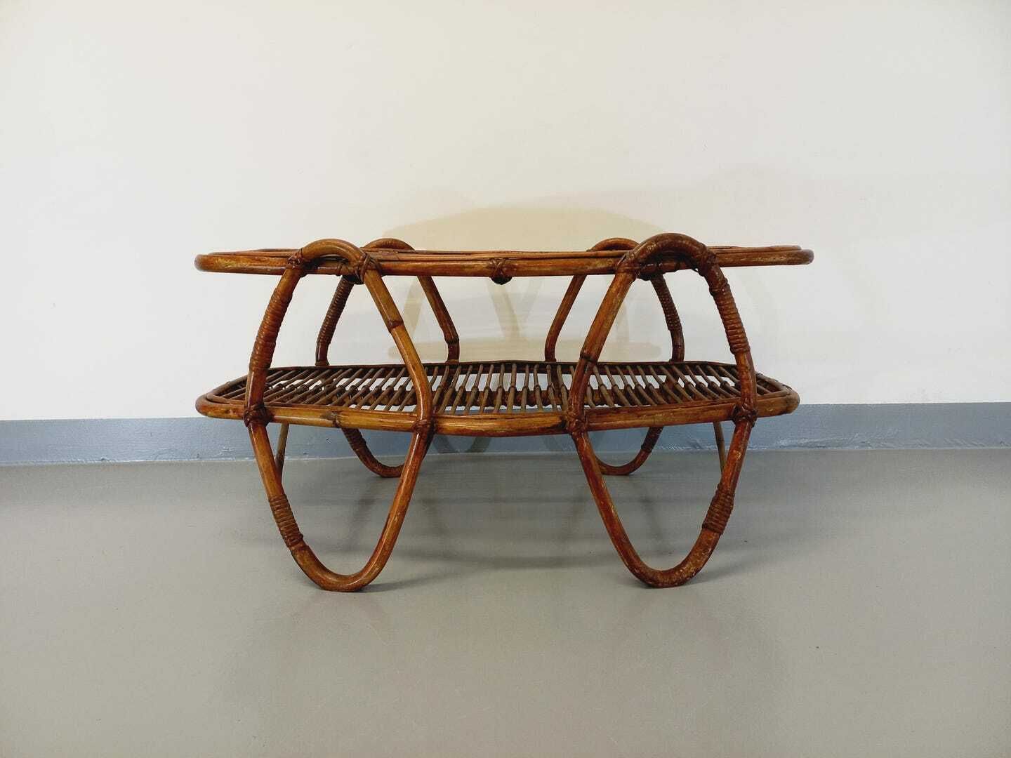 photo for sale Table basse hexagonale en rotin, années 1960