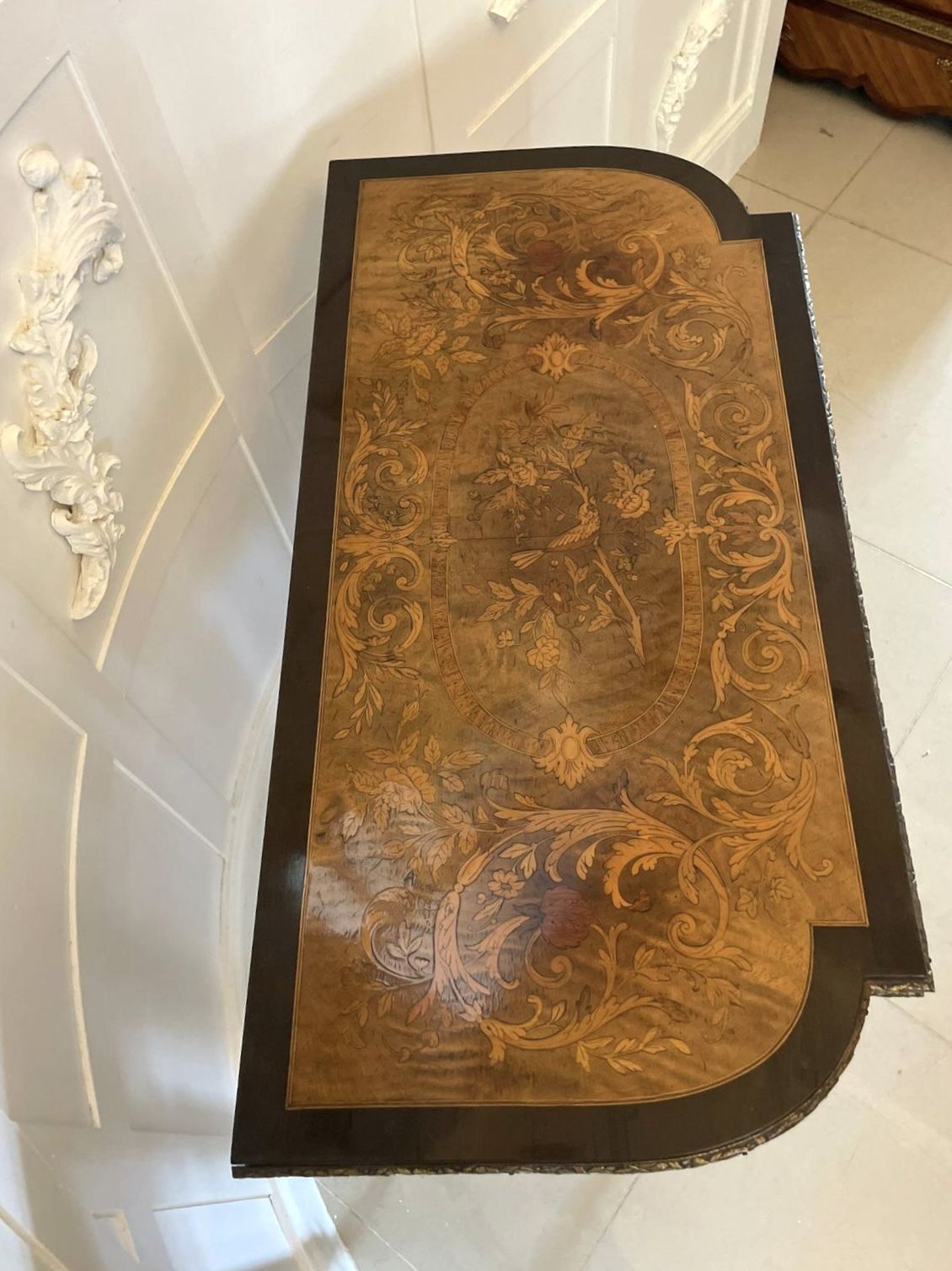 photo vintage Exhibition Quality Antique French Inlaid Marquetry Card Table