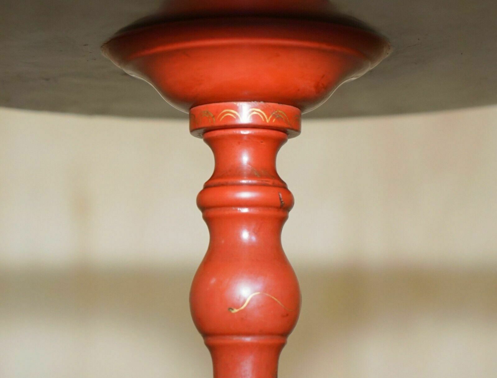 Lovely Antique Chinese Chinoiserie Lacquered & Hand Painted Side Lamp Wine Table photo 1250.0
