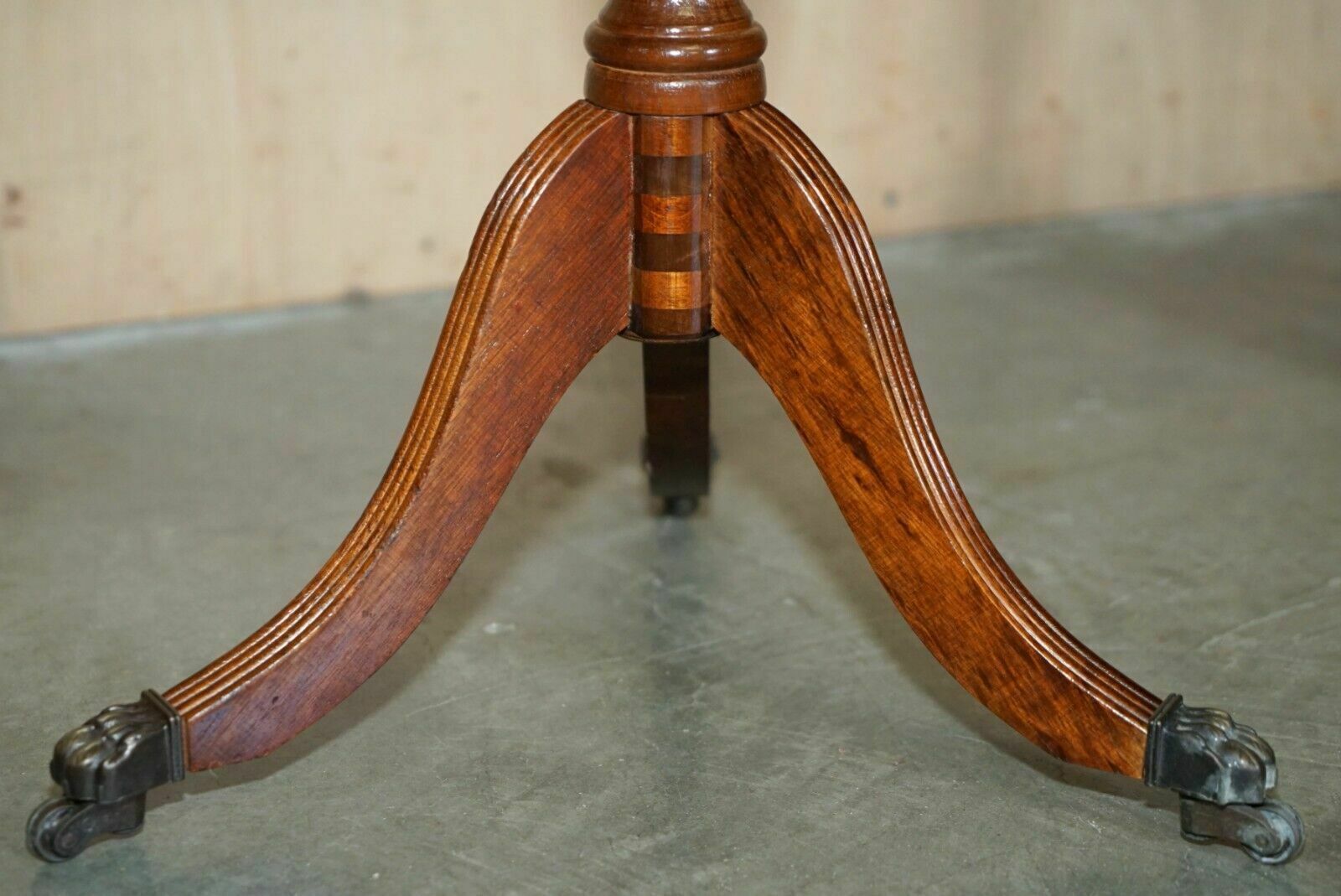 photo furniture Vintage Hand Dyed And Aged Brown Leather Oval Coffee Table With Lion Castors