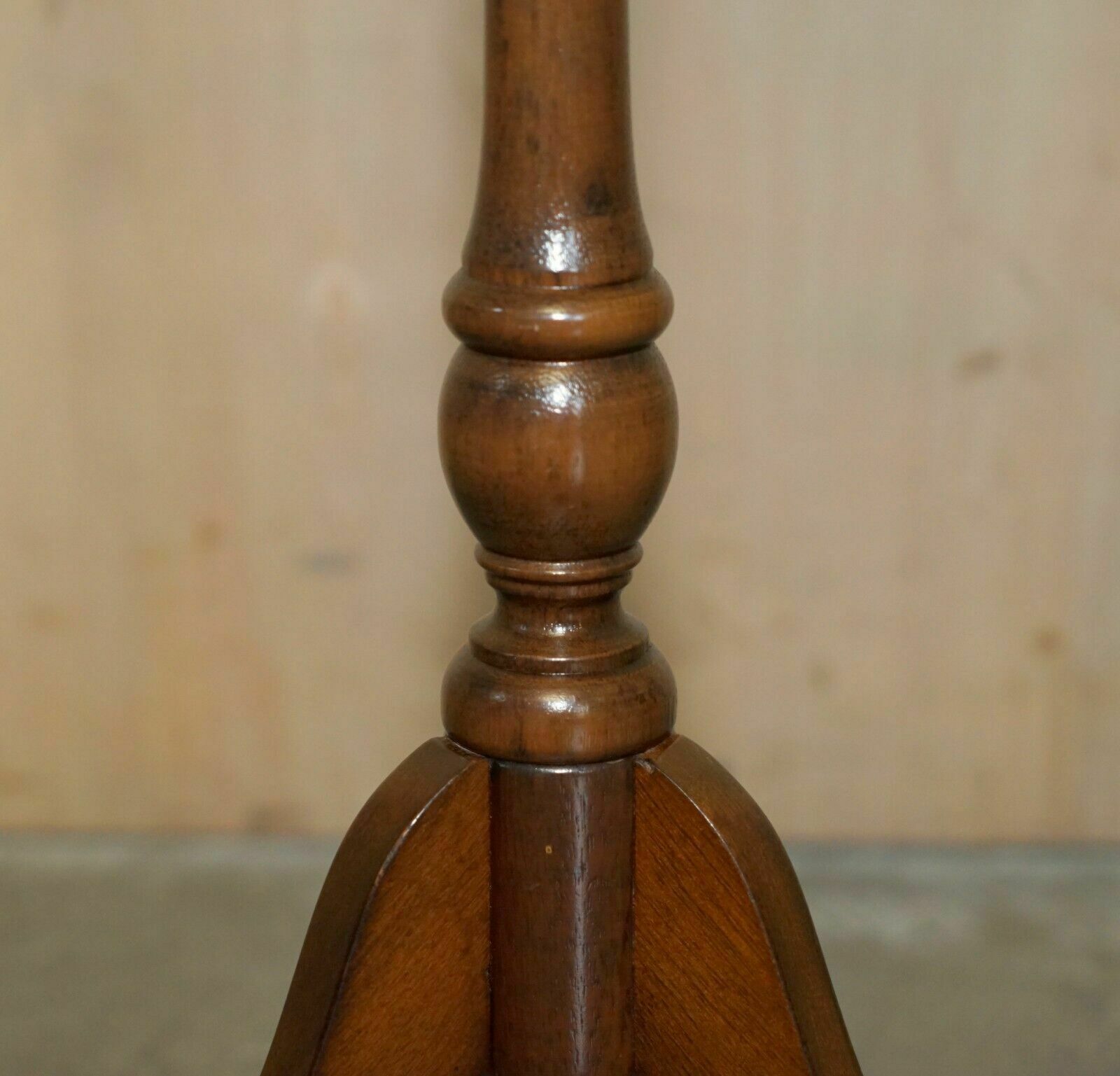 Pie Crust British Racing Green Leather Gold Leaf Tripod Side End Lamp Wine Table photo buy