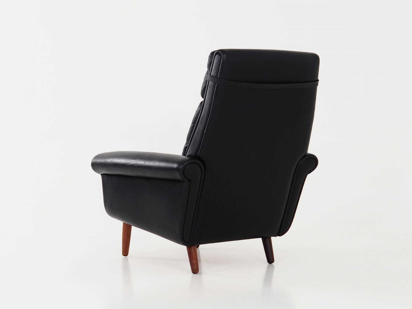 Zwarte leren fauteuil, Deens design, jaren 1970, productie: Denemarken photo 1139.0