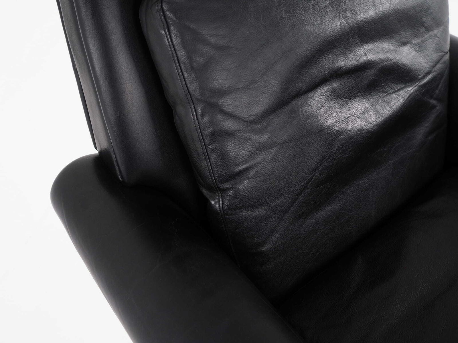photo buy Zwarte leren fauteuil, Deens design, jaren 1970, productie: Denemarken