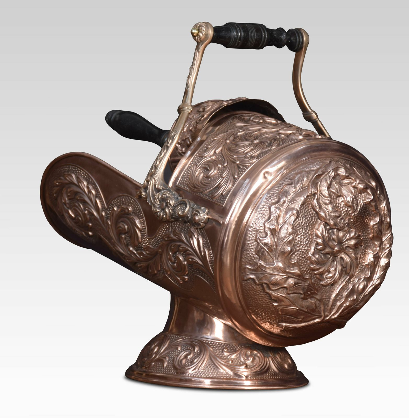 Copper Coal Scuttle photo vinterior