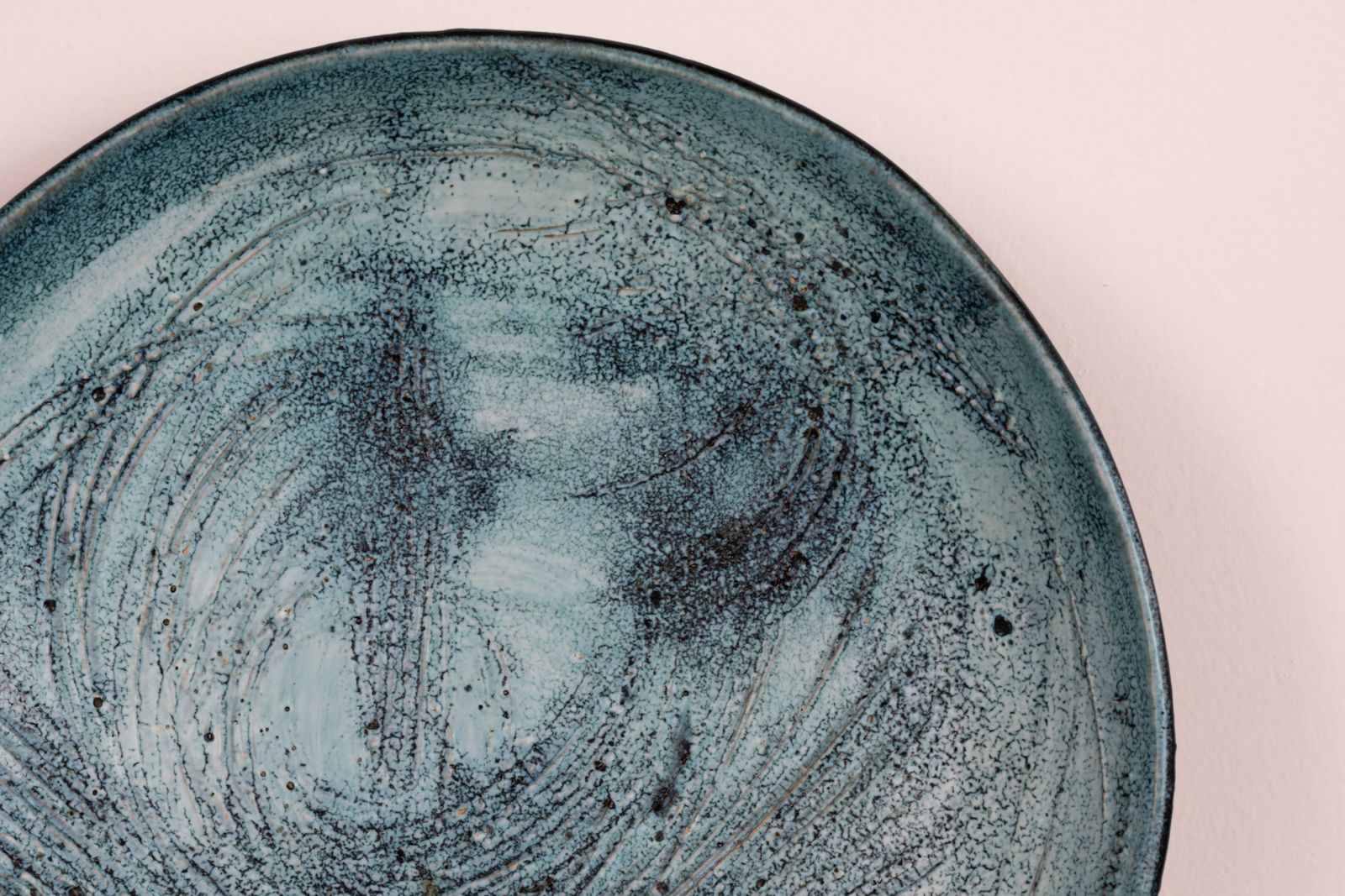 Giuseppe Rossicone Decorative Ceramic Plate Italian Manufacture 1970s photo vinterior