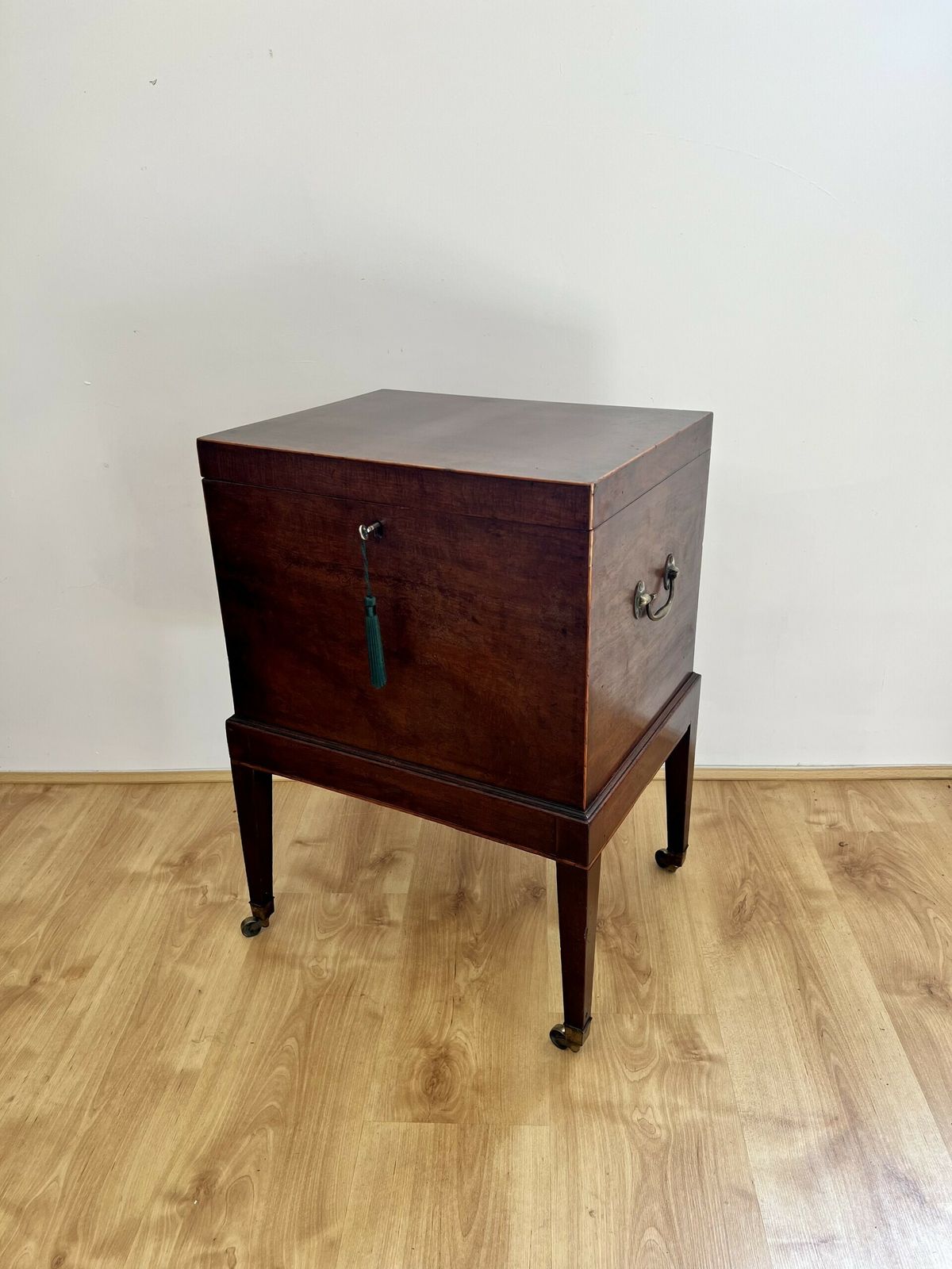 Antique George III Quality Mahogany Callarette photo Furniture