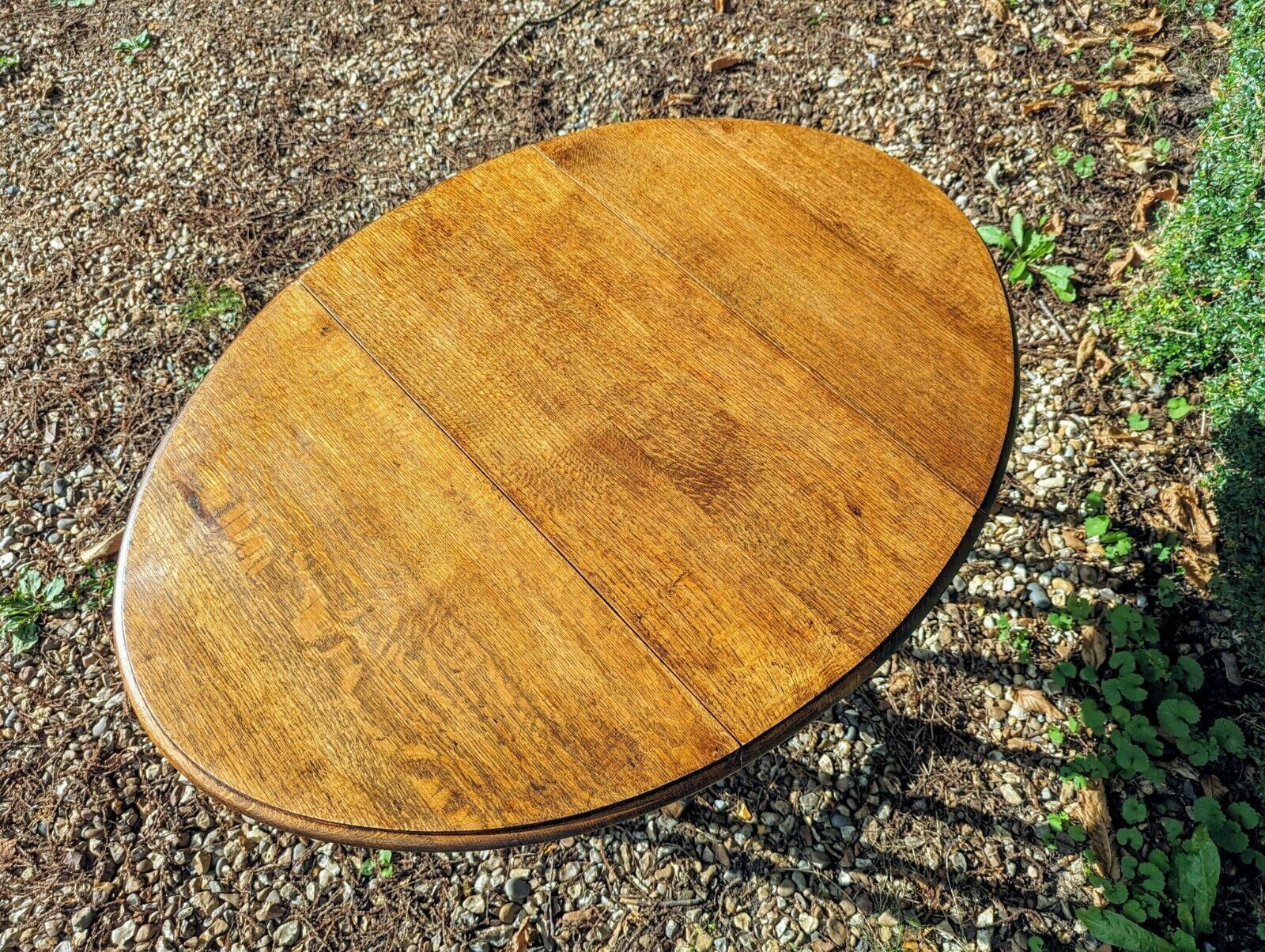 photo furniture Early 20th C Oak Leaf Gate Leg Table, Barly Twist Supports 0213.