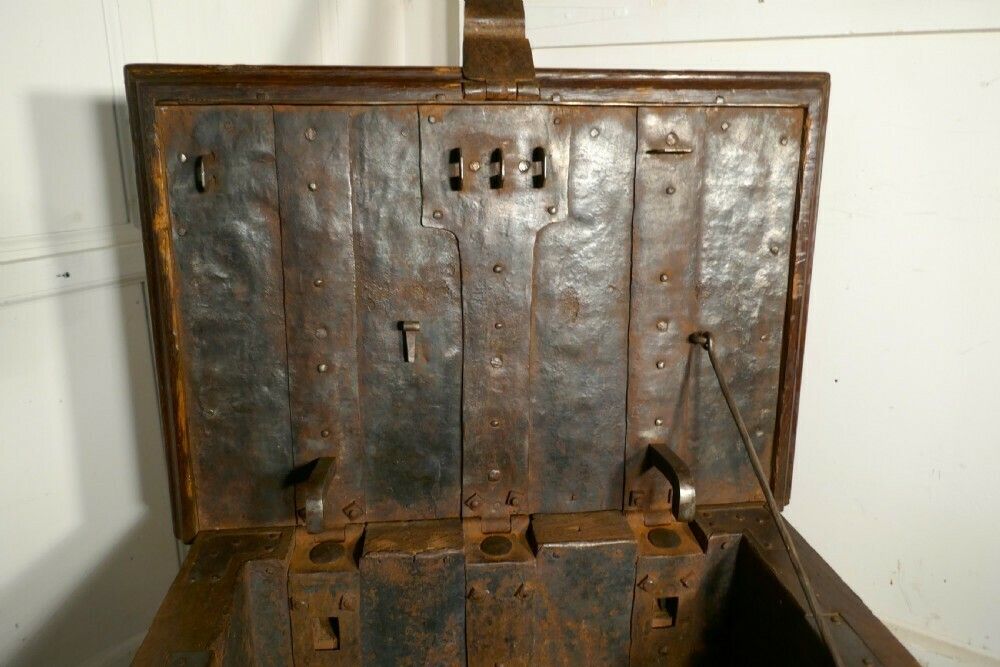 photo vinterior 17th Century French Coffer, Oak Silver Treasure Chest, Strong Box