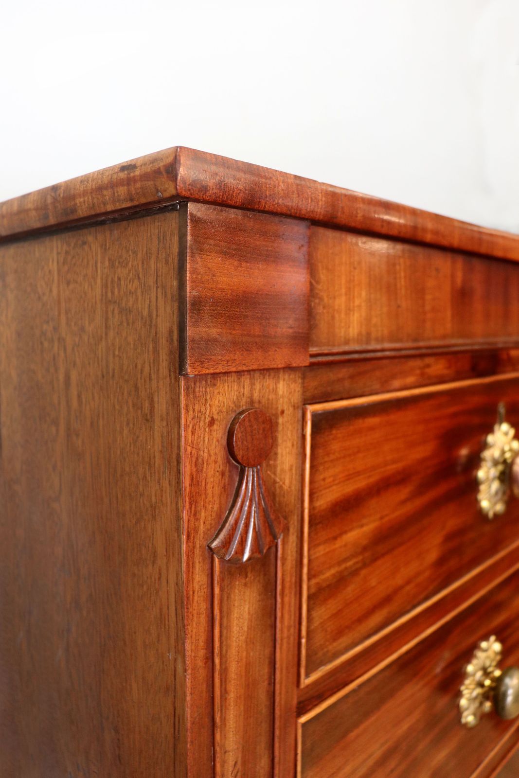 A Lovely 19th Century Flame Mahogany Chest Of Drawers. photo vintage