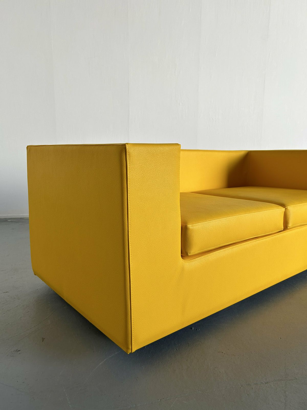 1960s Yellow "Throw Away" Sofa By Willie Landels For Zanotta In Reupholstered Faux Leather, Space Age, 1965 photo vinterior