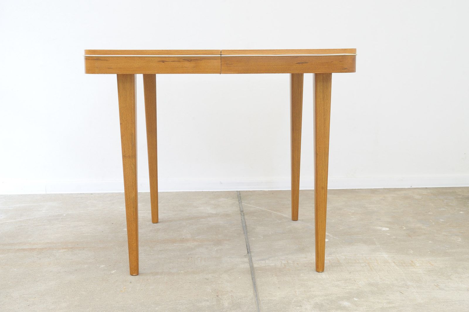 Volledig Opgeknapt Inklapbare Eettafel Van Jitona, Ca. Jaren 1960, Tsjecho Slowakije photo furniture