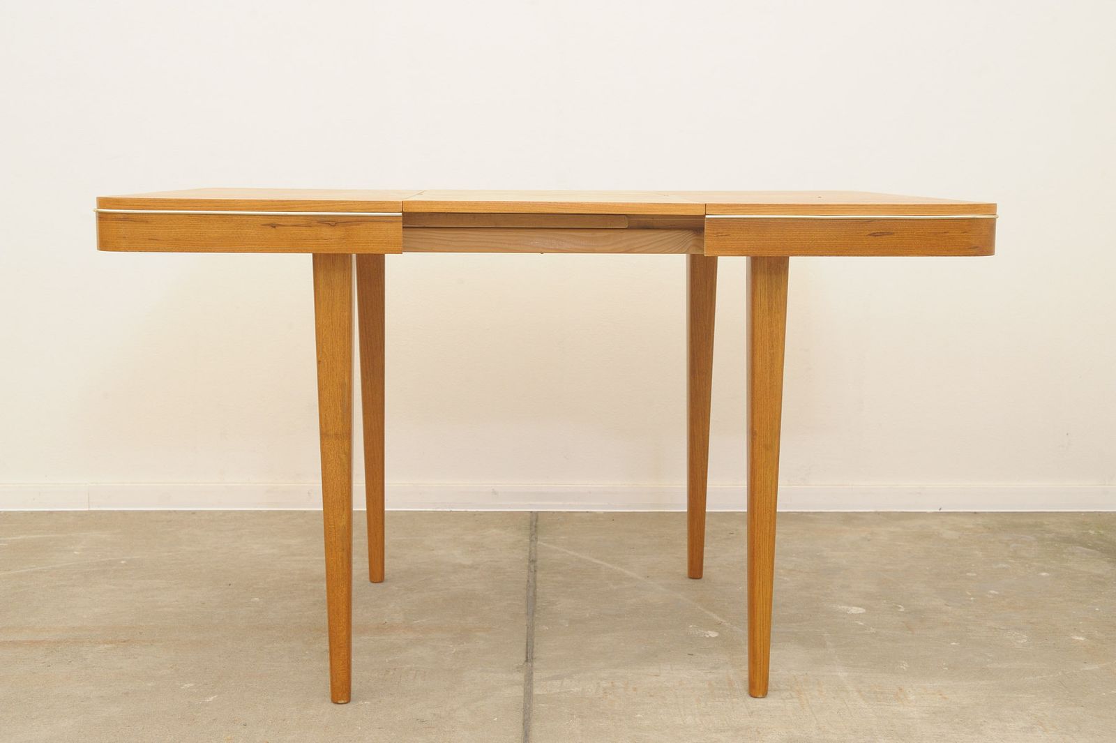 Volledig Opgeknapt Inklapbare Eettafel Van Jitona, Ca. Jaren 1960, Tsjecho Slowakije photo 653.0