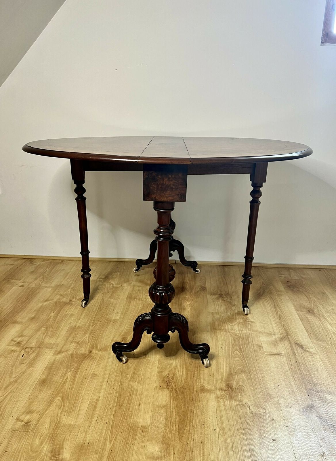 Fantastic Quality Victorian Burr Walnut Inlaid Sutherland Table photo vinterior