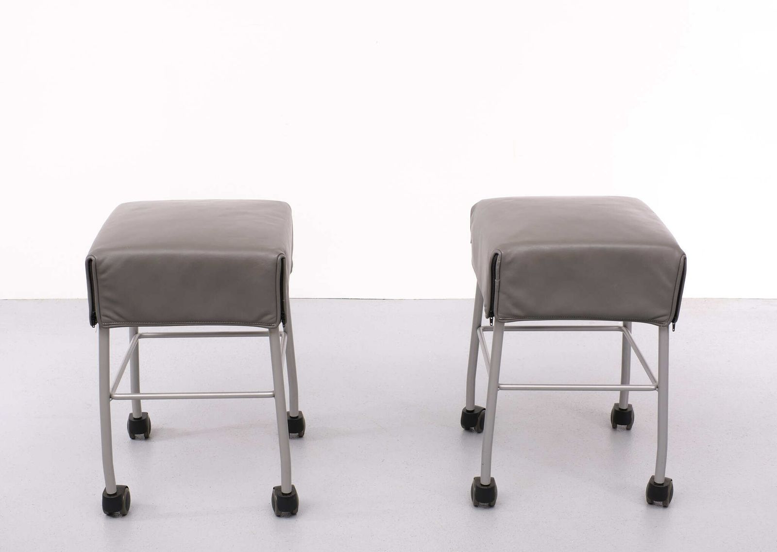 Set Montis Samba Stools On Wheels photo Furniture