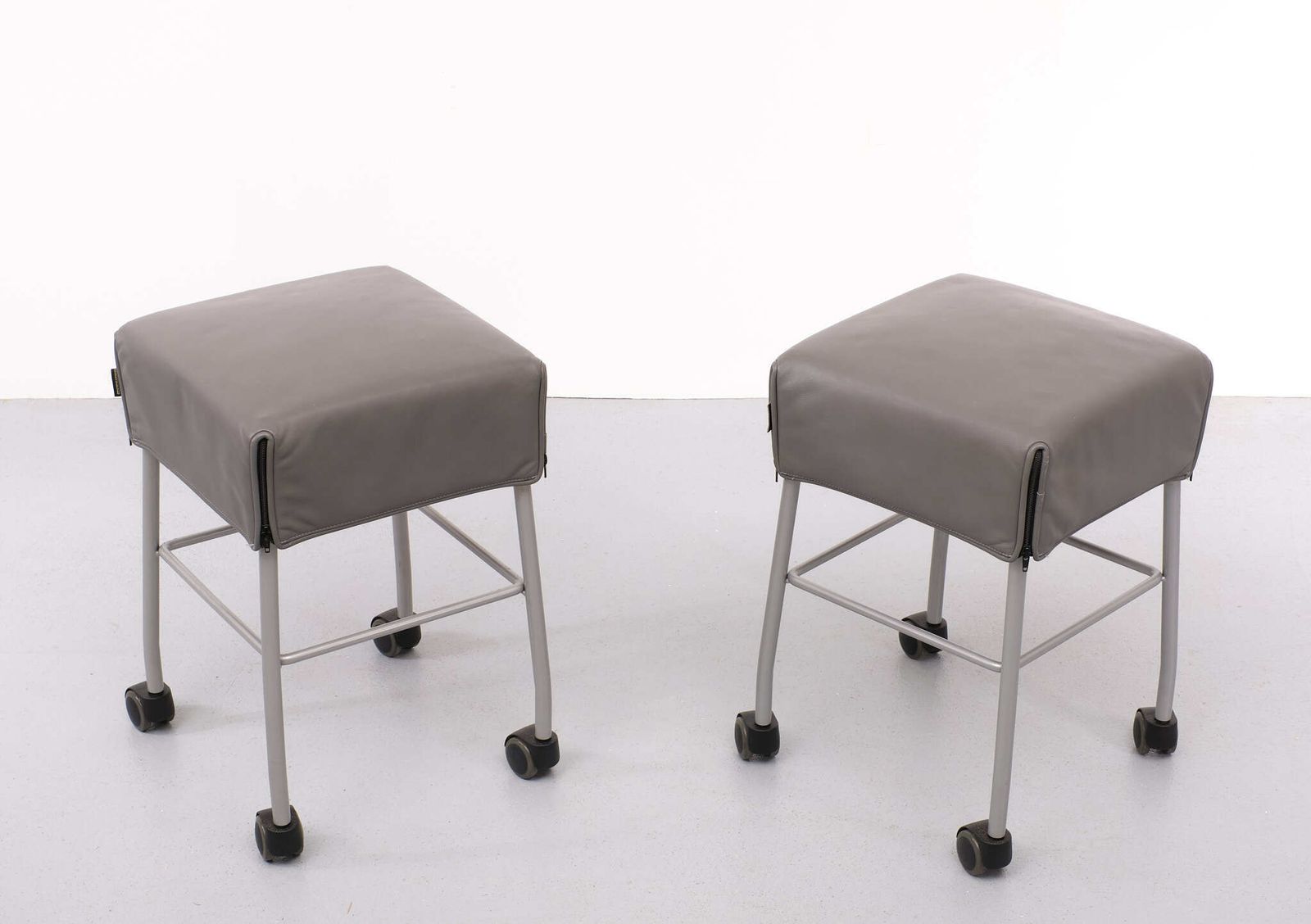 Set Montis Samba Stools On Wheels