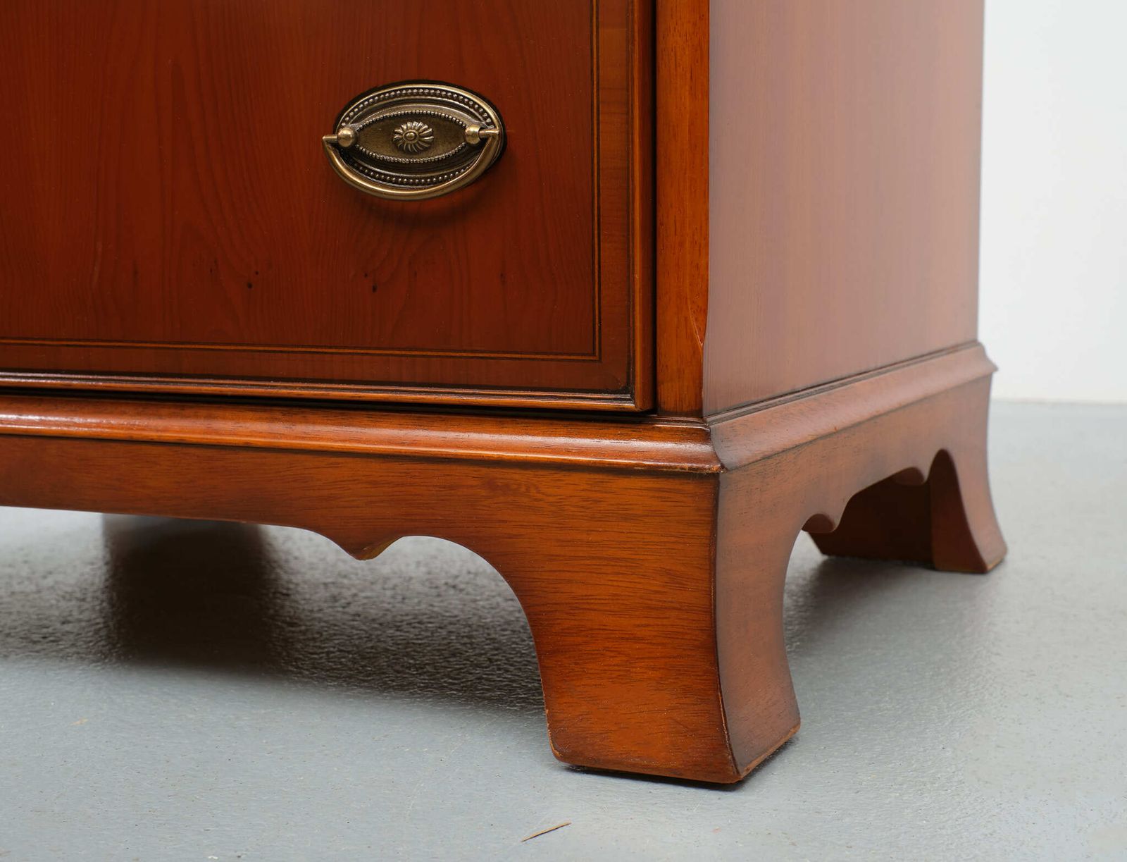 Heldense Exclusive English Furniture Cherry Wood Cabinets 1970s photo buy