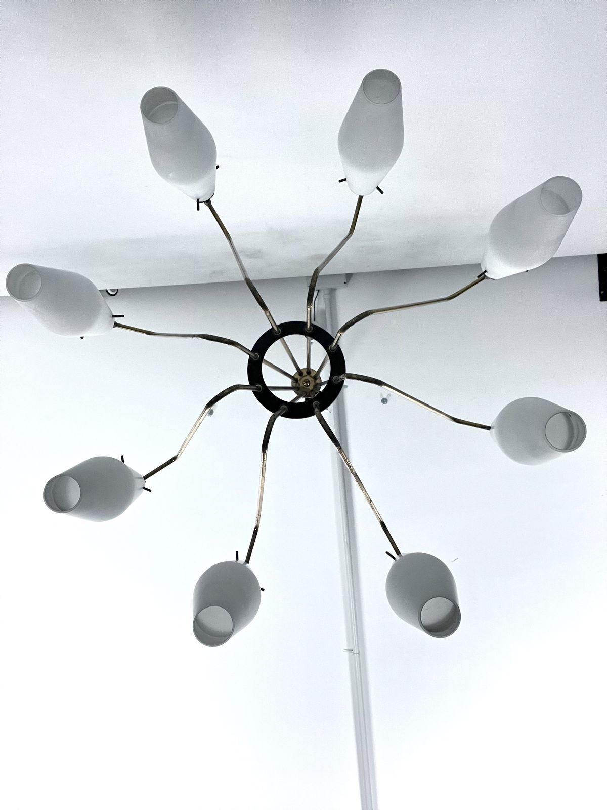 photo furniture Mid Century Large 8 Arms Arredoluce Manner Chandelier. Italy 1950s