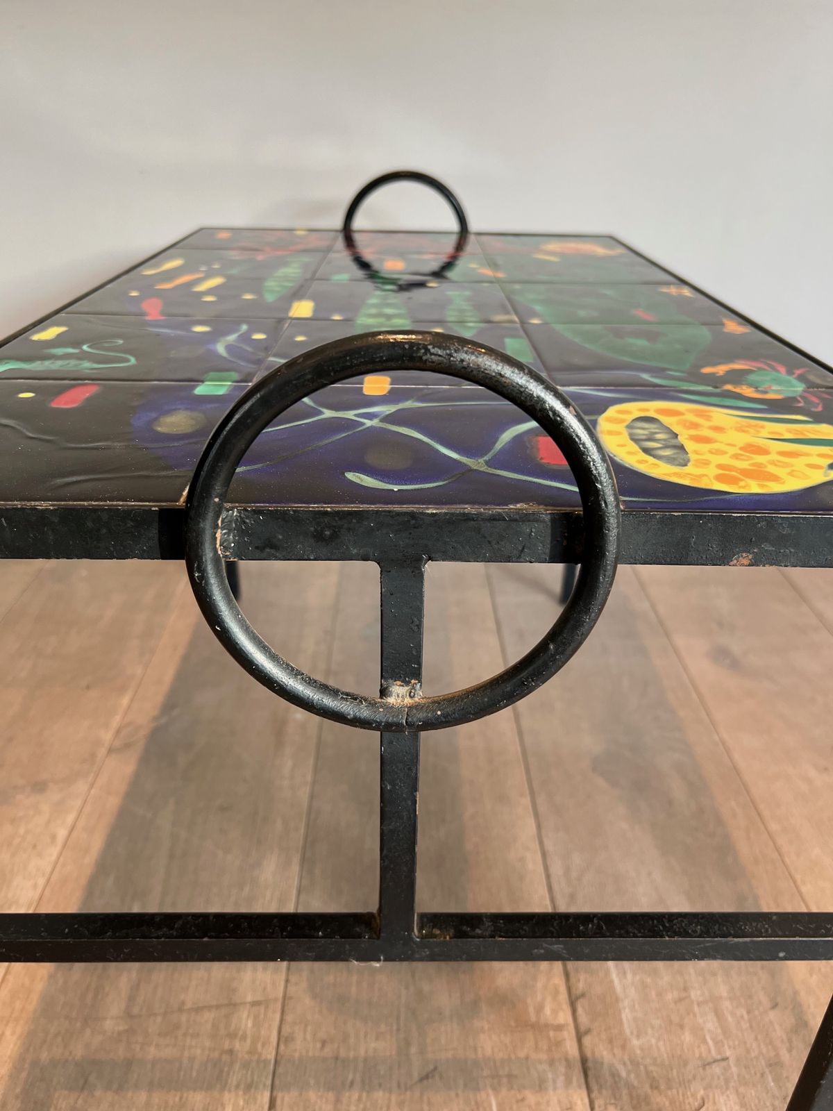 photo vintage Coffee Table In Black Lacquered Metal And Ceramic In The Taste Of Jacques Adnet
