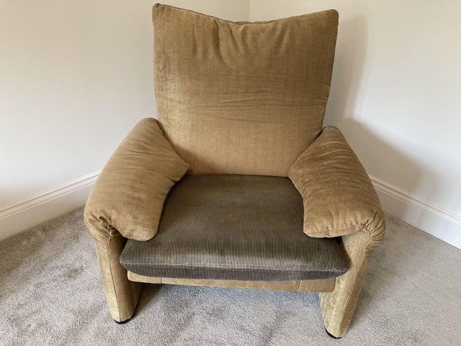 Vintage Maralunga Sofa photo buy