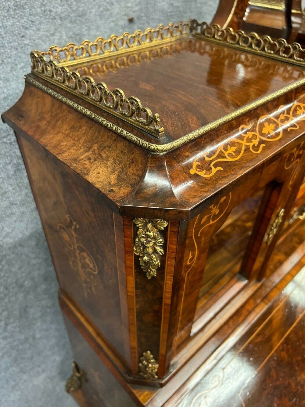 photo vintage Victorian Walnut & Inlaid Bureau De Dame Desk