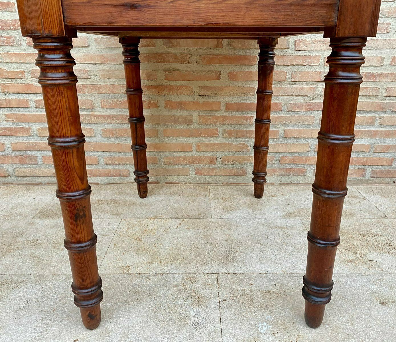 photo furniture Early 20th Century French Oak Worktable With One Drawer, 1920s
