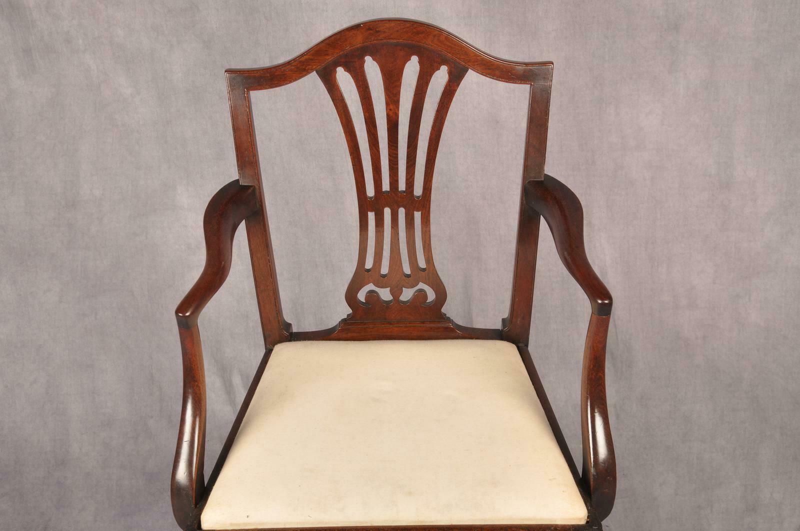 18th Century Mahogany Hepplewhite Chair photo furniture
