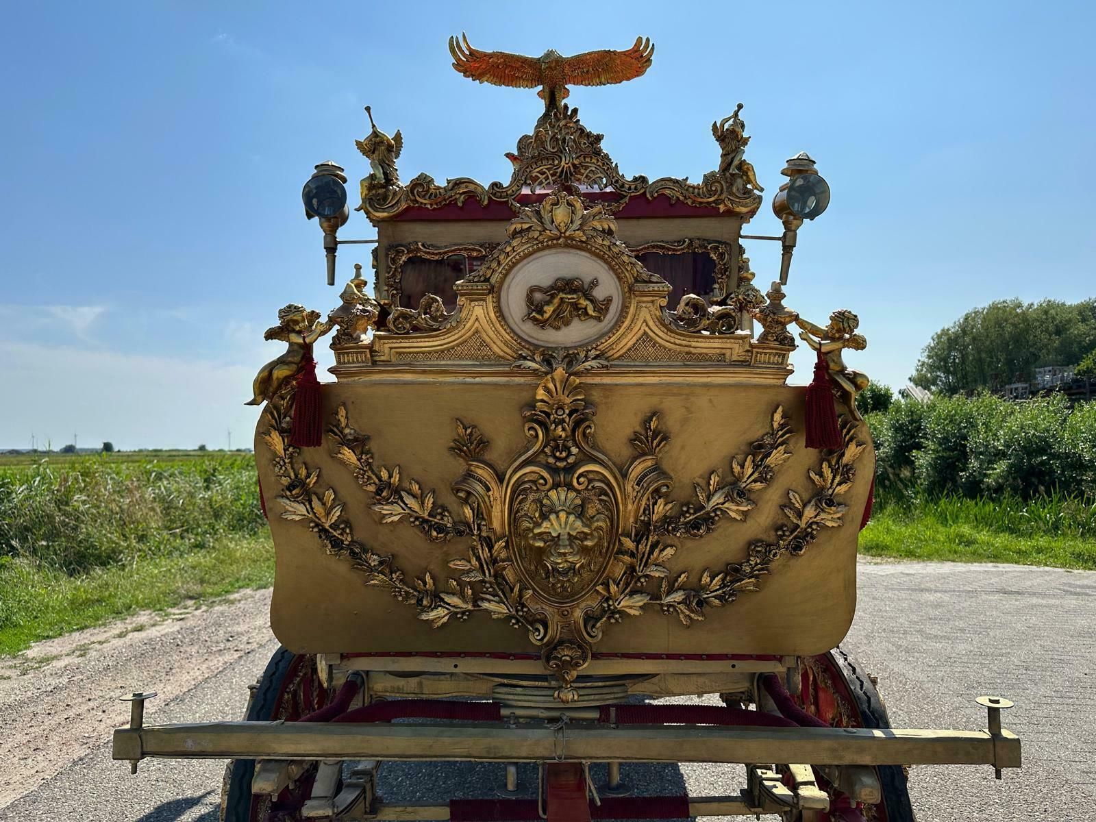 One Of A Kind, Royal Carriage, Very Rare Opportunity photo vinterior