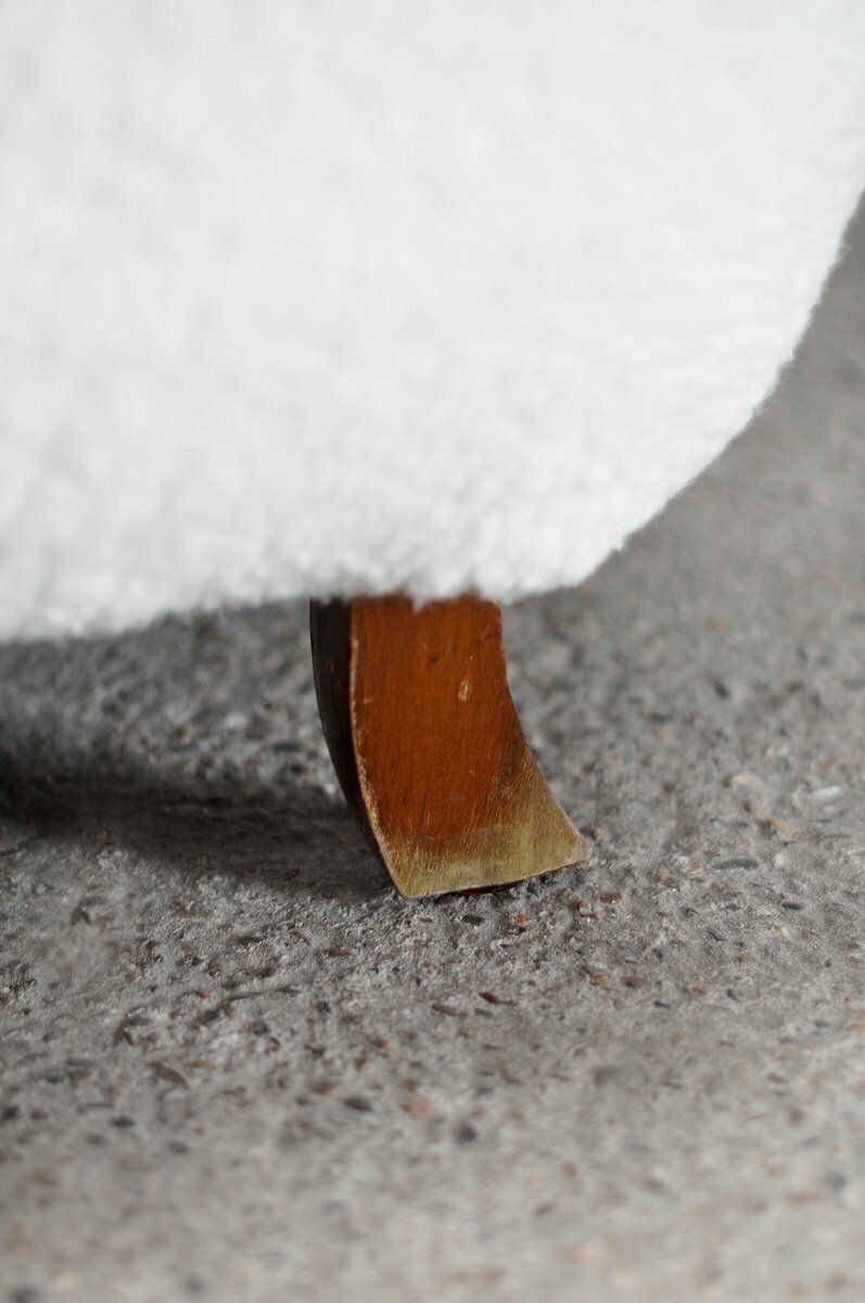 photo furniture Model 1669 Lounge Chair In White Wool From Fritz Hansen, Denmark, 1940s