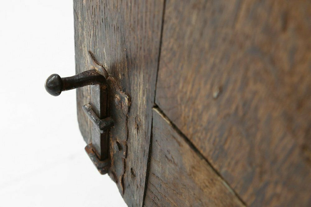 photo vinterior Ate 18th Century Flemish Cabinet, 1750s