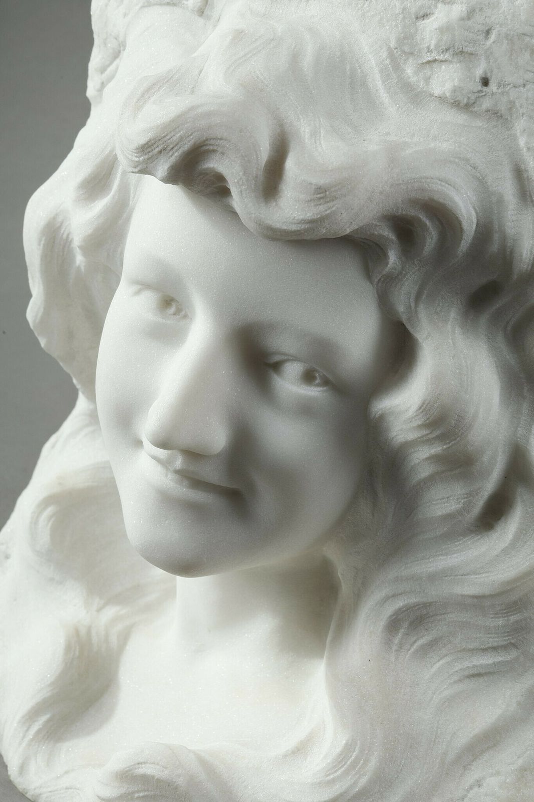 Bust Of A Young Woman In Carrara Marble, 19th Century photo vintage