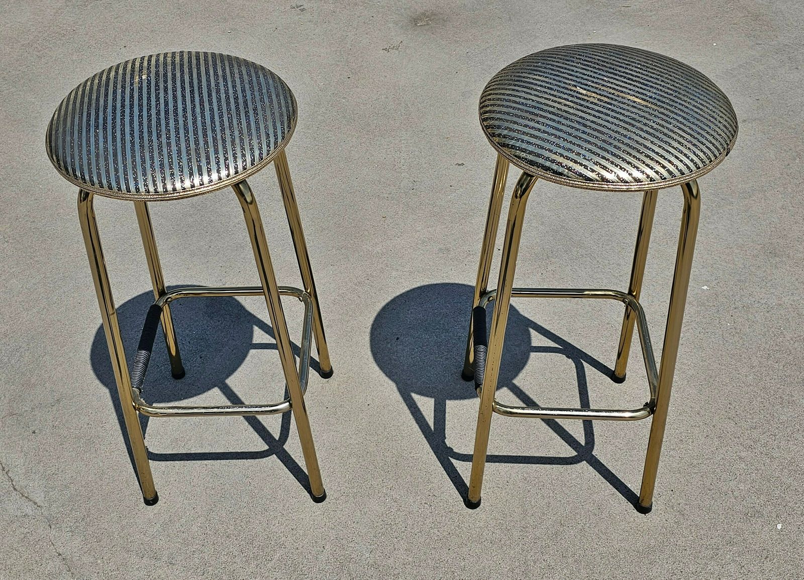Extremely Rare Mid Century Modern Home Cocktail Bar With Bar Stools And Shelved Mirror // Made In The United Kingdom In 1950s photo vintage