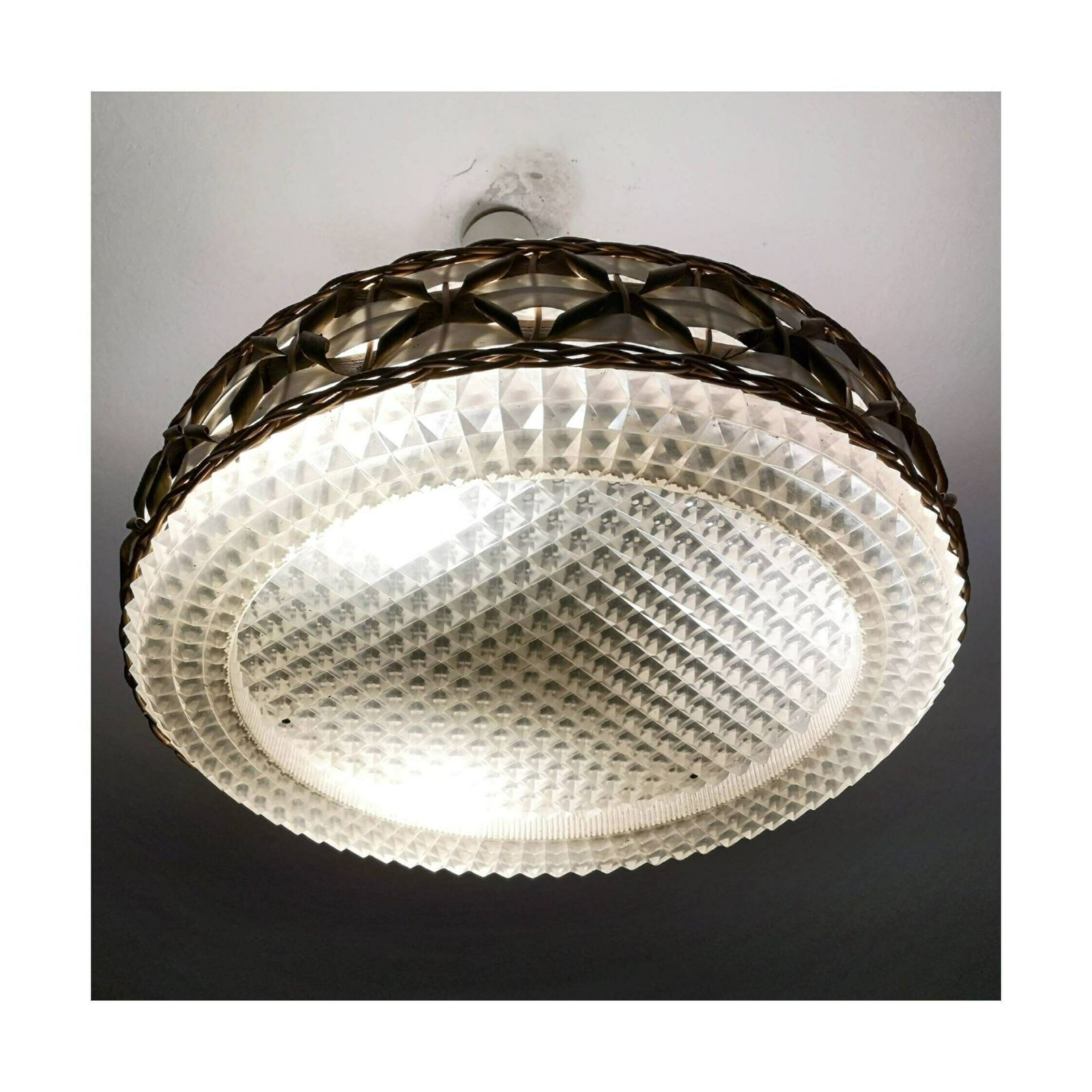 Rare Mid Century Modern Pendant Light Done In Lucite And Rattan // Beautiful Space Age Ufo Chandelier // Made In West Germany In 1970s photo buy